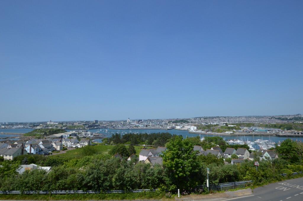 1 bedroom detached house for sale in The Ramparts, Stamford Lane