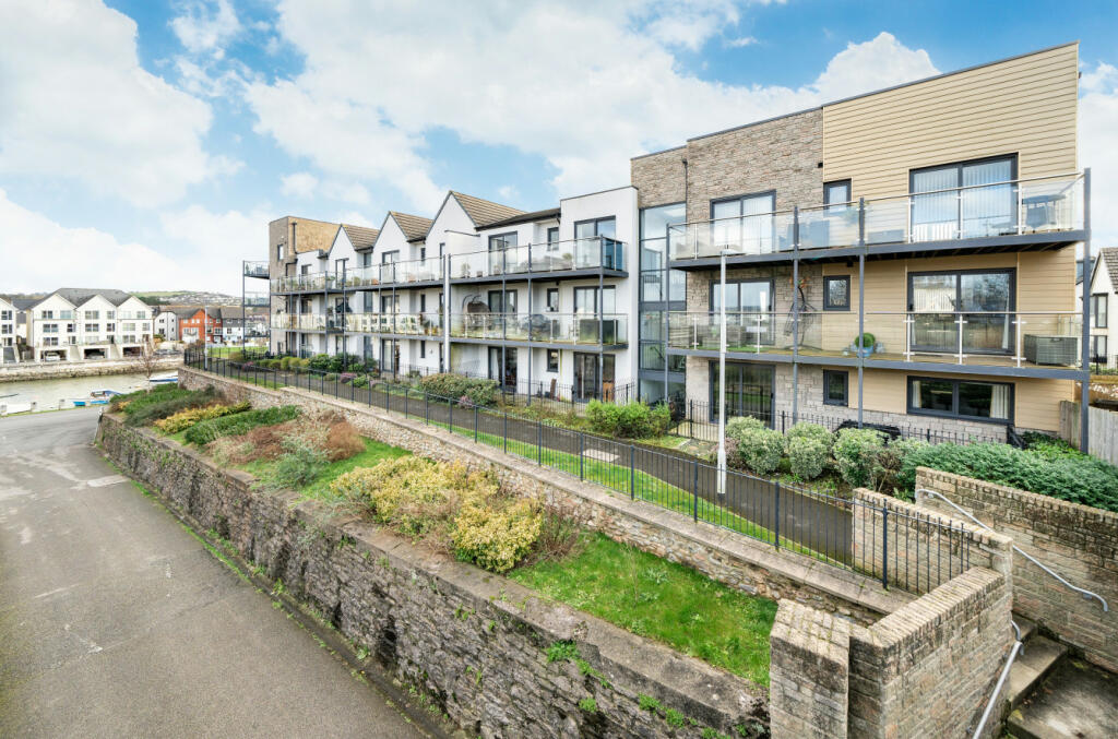 2 bedroom apartment for sale in Causeway View, Plymouth, Devon, PL9