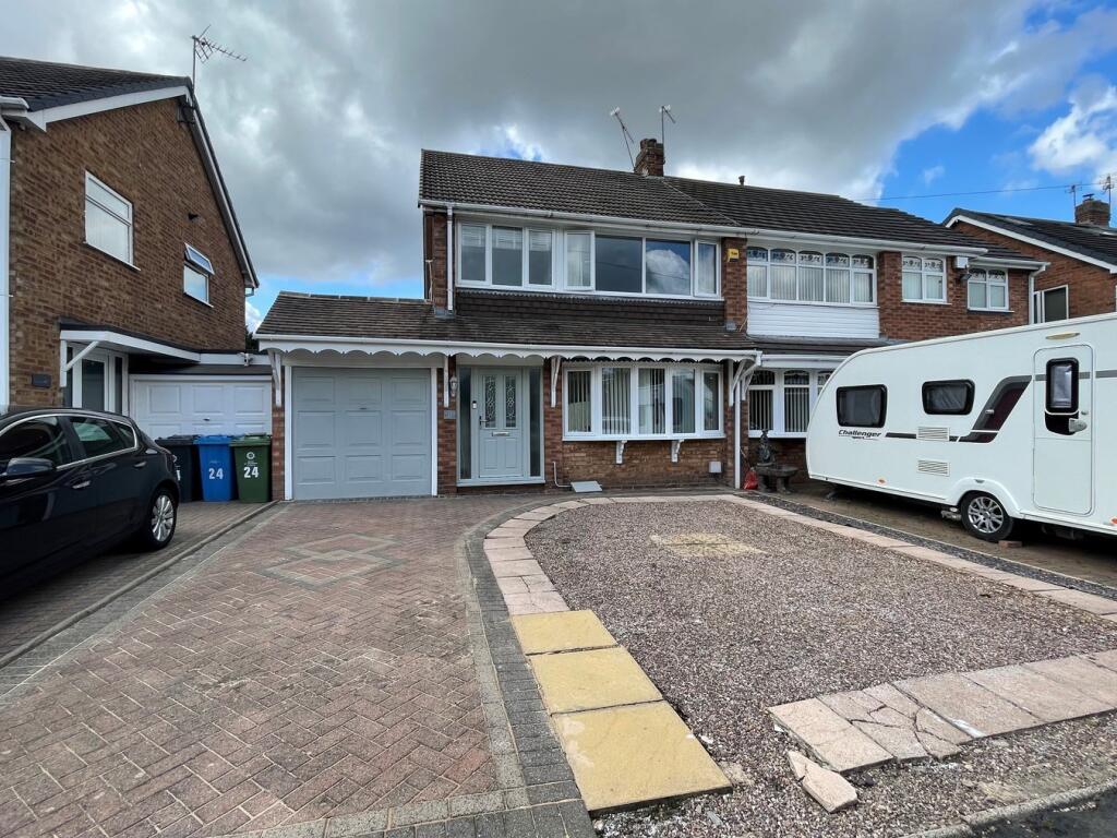 Main image of property: The Leas, Featherstone, Wolverhampton, WV10