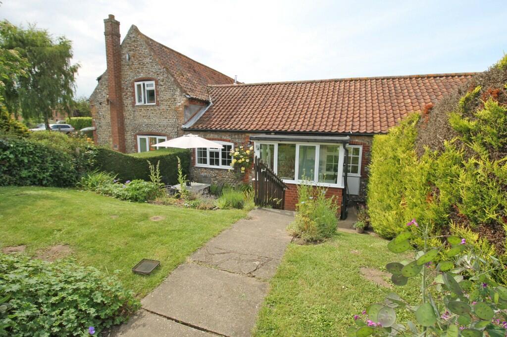 2 bedroom character property for sale in The Street, Kelling, NR25