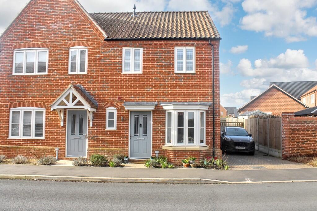 Main image of property: Robin Close, Holt, Norfolk, NR25