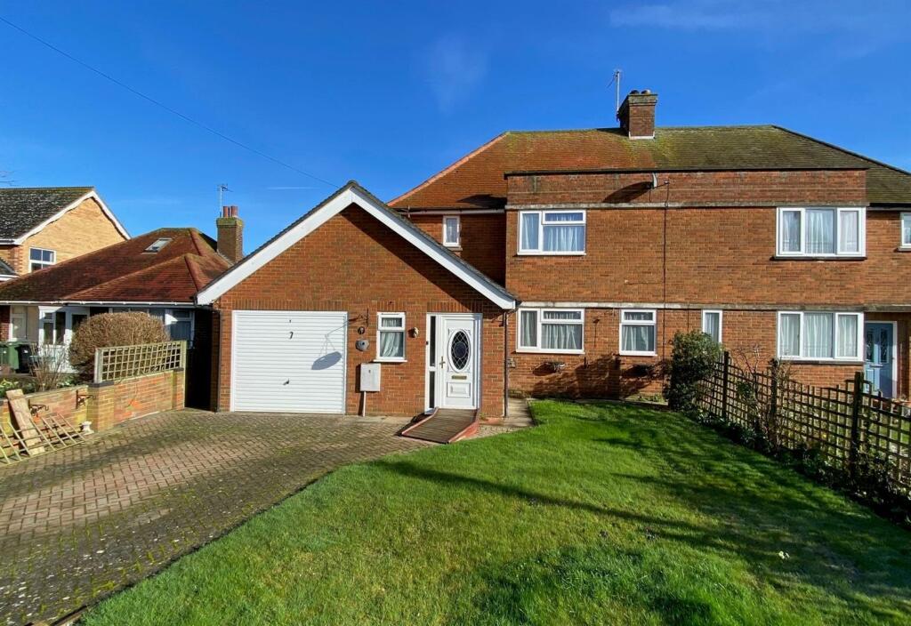 3 bedroom semidetached house for sale in Fildyke Road, Meppershall