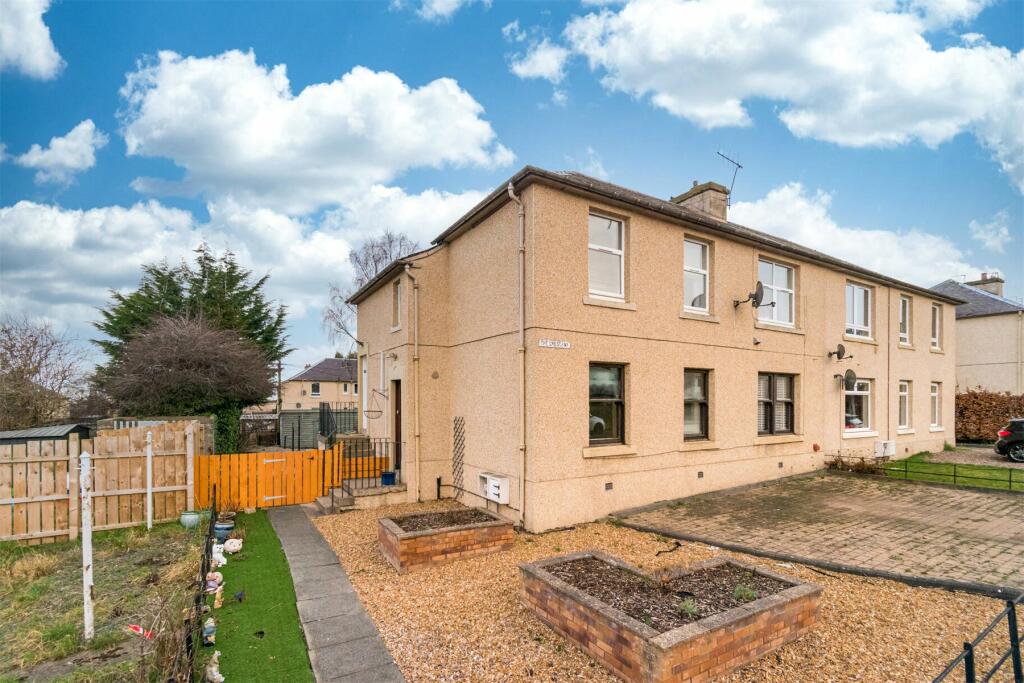 3 bedroom flat for sale in The Crescent, Gowkshill, Gorebridge, EH23