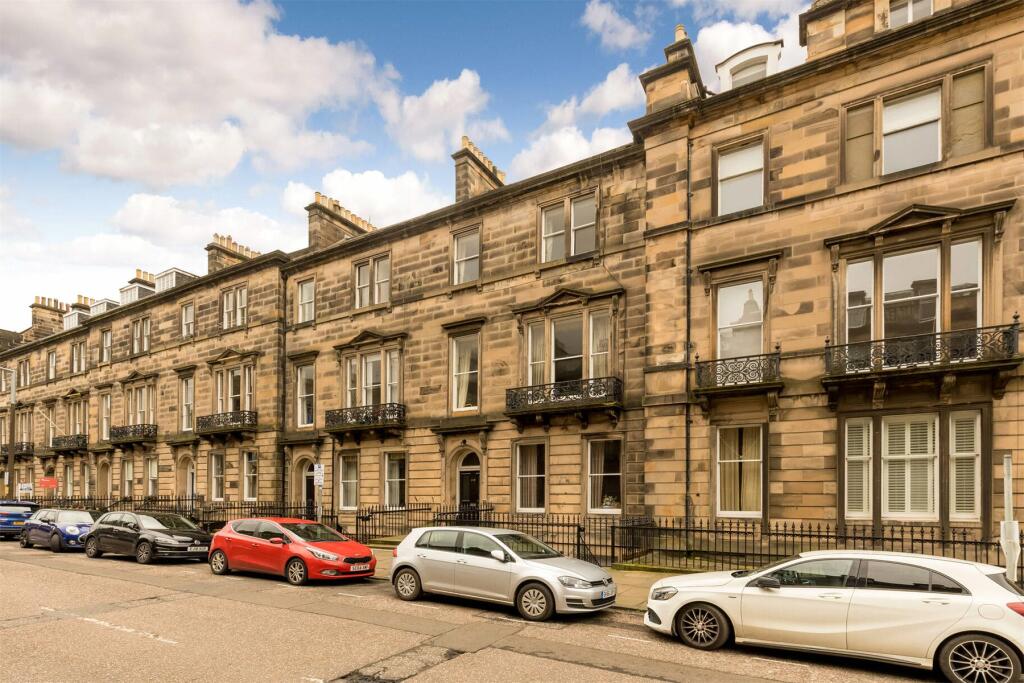 2 bedroom flat for sale in Manor Place, West End, Edinburgh, EH3
