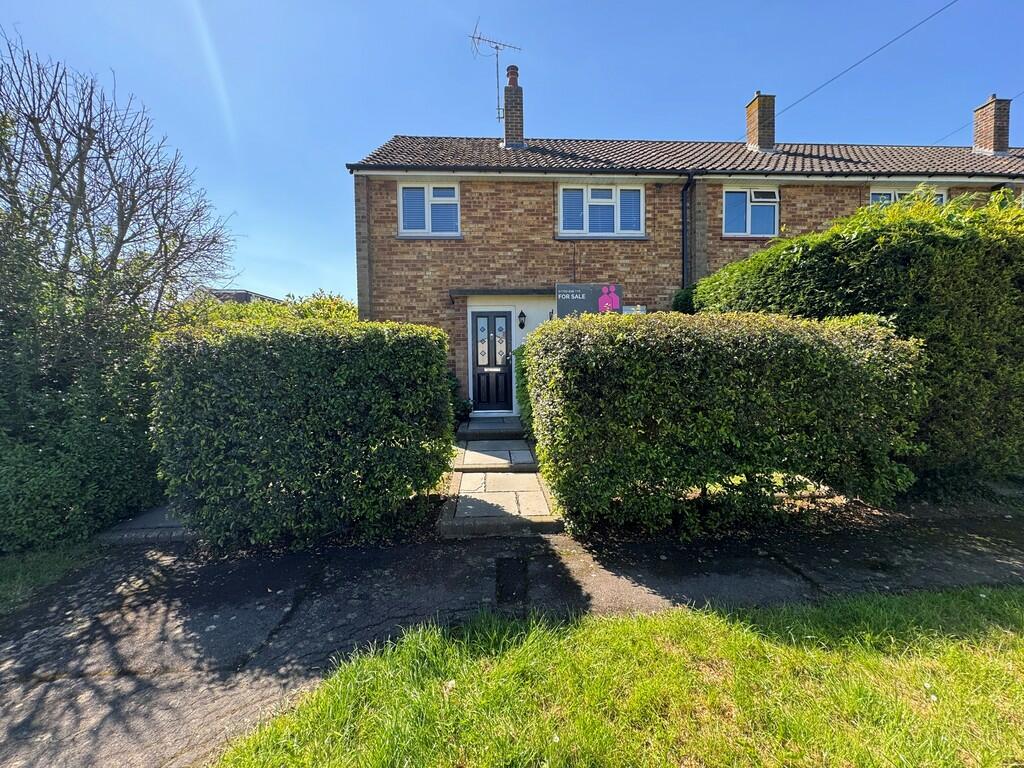 3 bedroom end of terrace house for sale in Thundersley, Essex, SS7