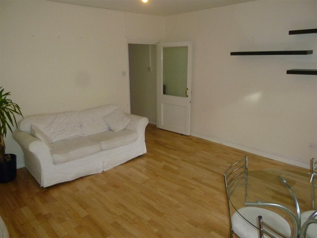 2 bedroom flat for rent in Aberdeen Road Cotham Bristol, BS6
