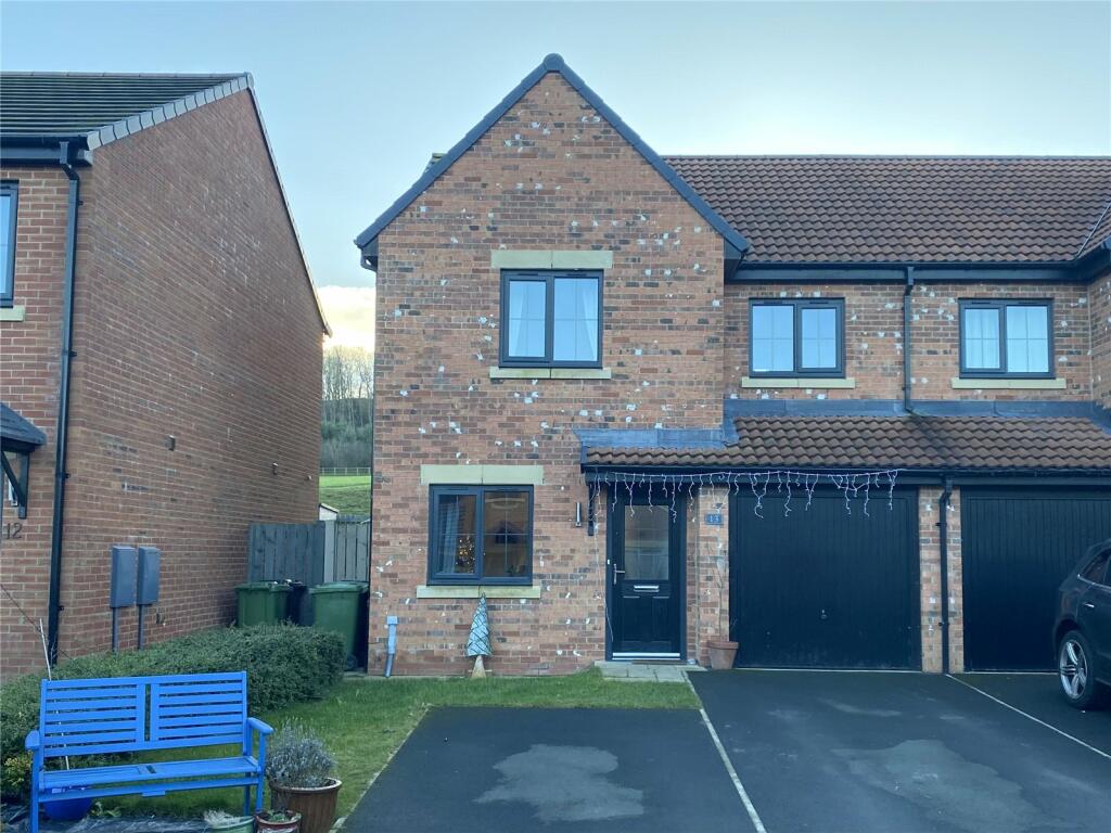 3 bedroom semidetached house for sale in Tyne View Close, Haydon