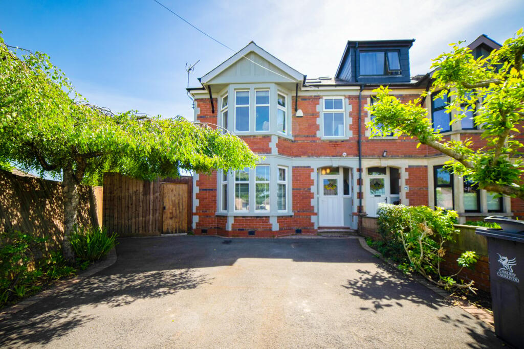 4 bedroom semi-detached house for rent in Heol Y Nant, Rhiwbina, Cardiff, CF14