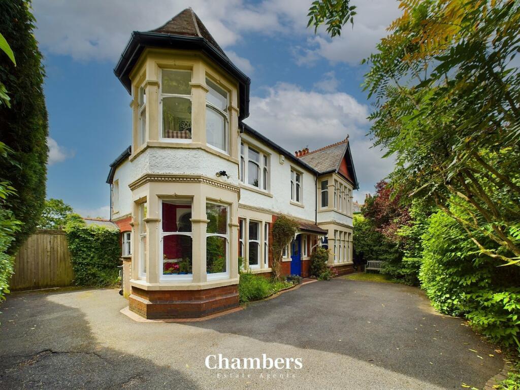 5 bedroom detached house for sale in Westbourne Crescent, Whitchurch