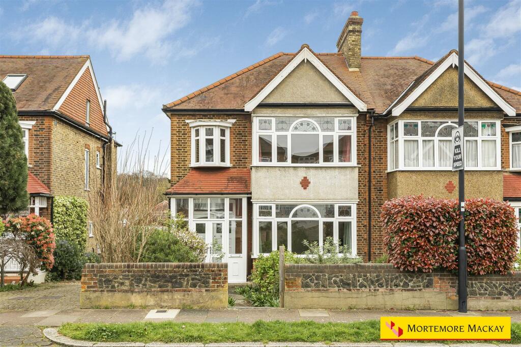3 bedroom semidetached house for sale in Grange Park Avenue, London, N21