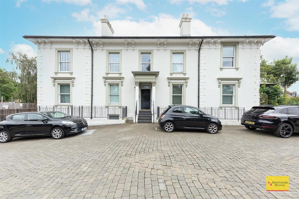 Main image of property: Green Lanes, London