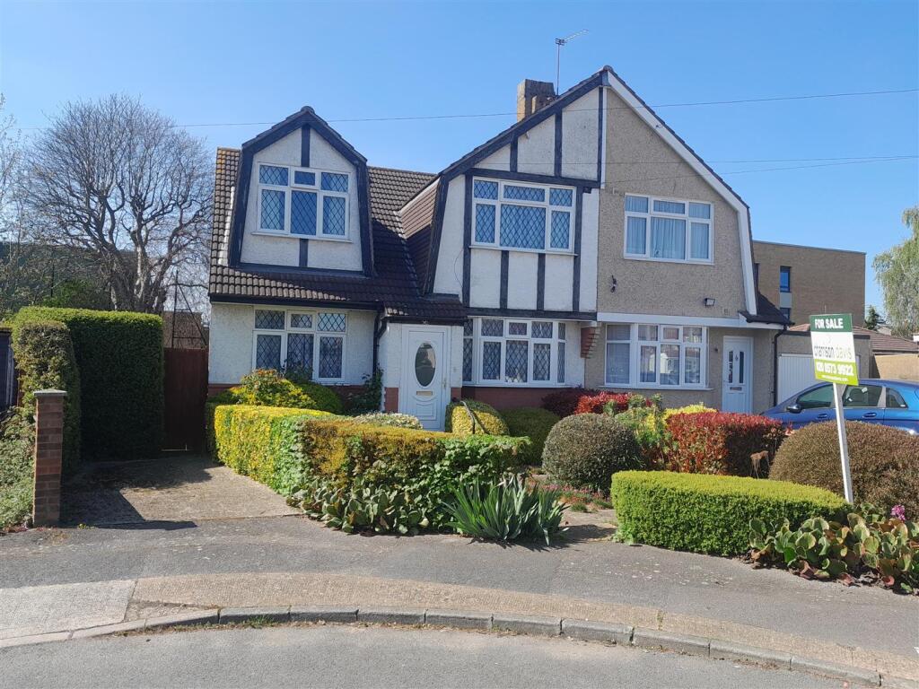 5 bedroom semi-detached house