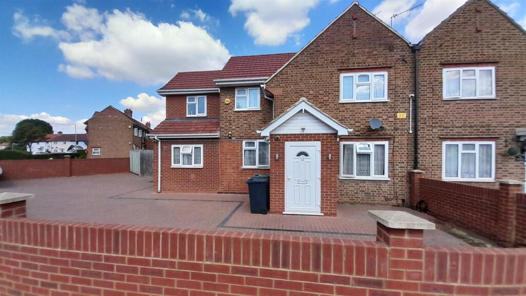 6 bedroom end of terrace house