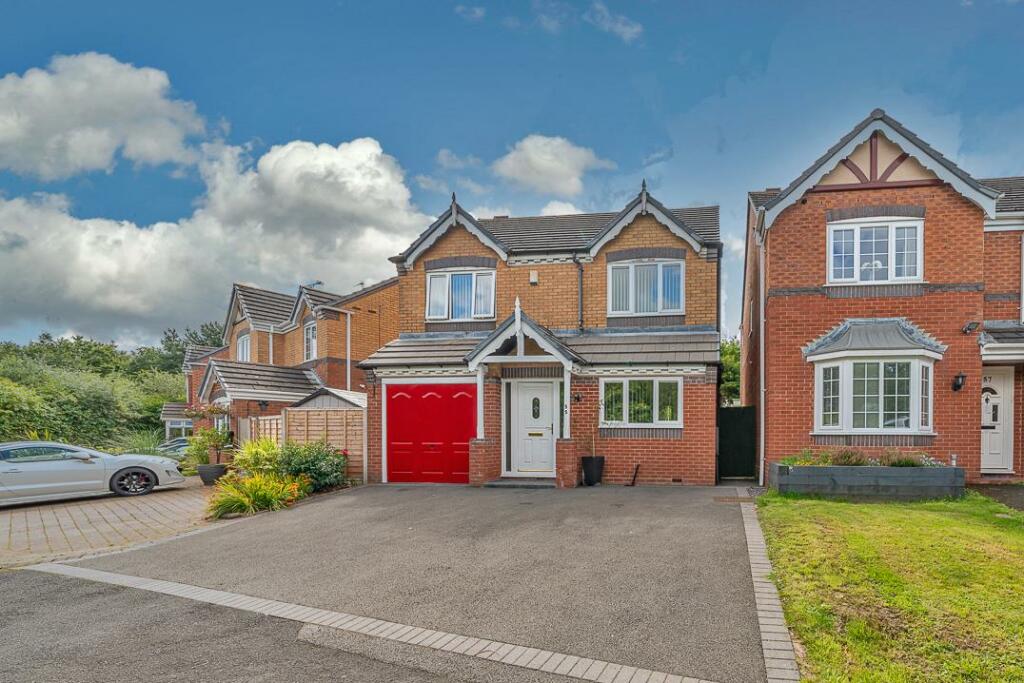 4 bedroom detached house for sale in Deavall Way, Heath Hayes, Cannock
