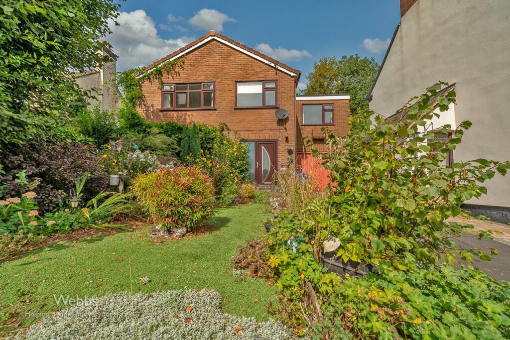 4 bedroom detached house for sale in Littleworth Road, Hednesford