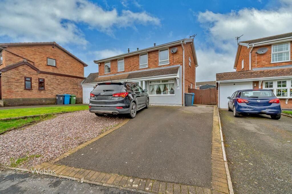 3 bedroom semidetached house for sale in Swan Close, Cheslyn Hay