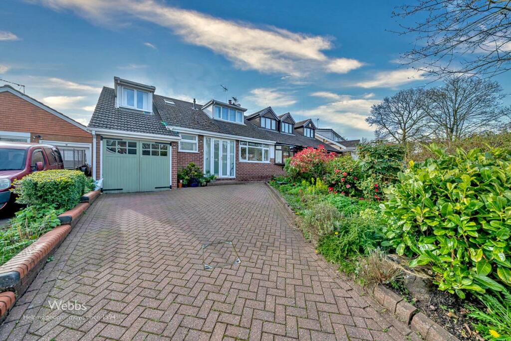 4 bedroom semidetached house for sale in Bradwell Lane, Cannock Wood
