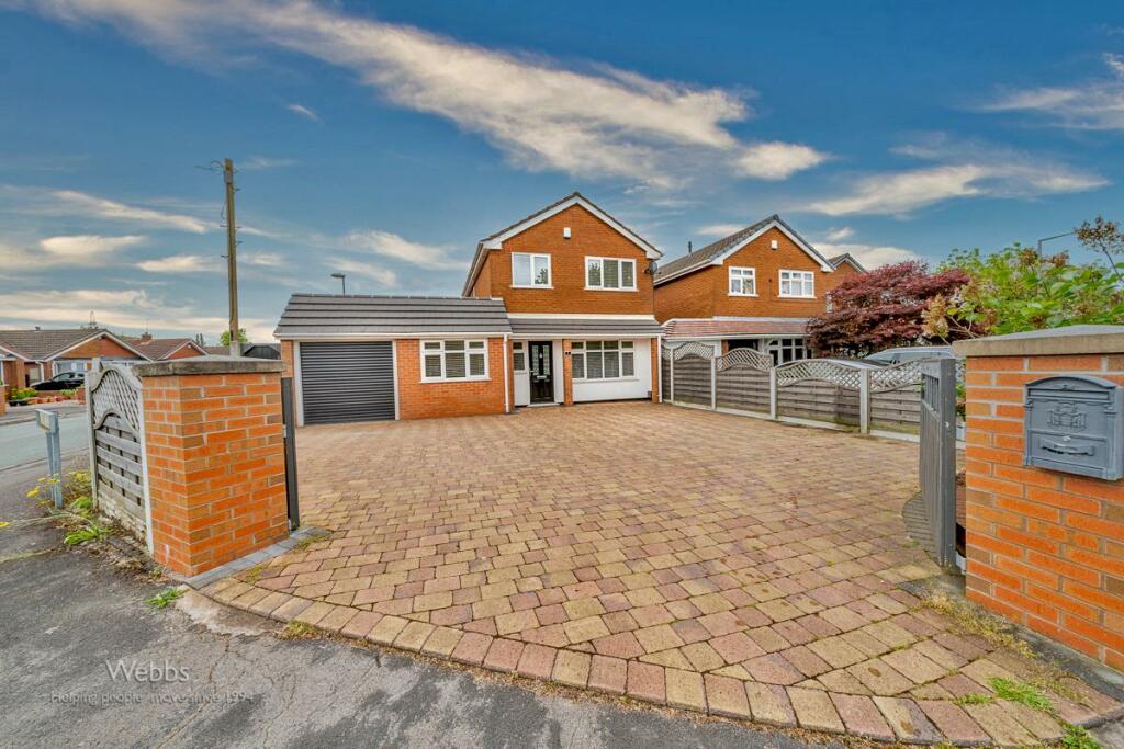 3 bedroom link detached house for sale in Lime Close, Great Wyrley