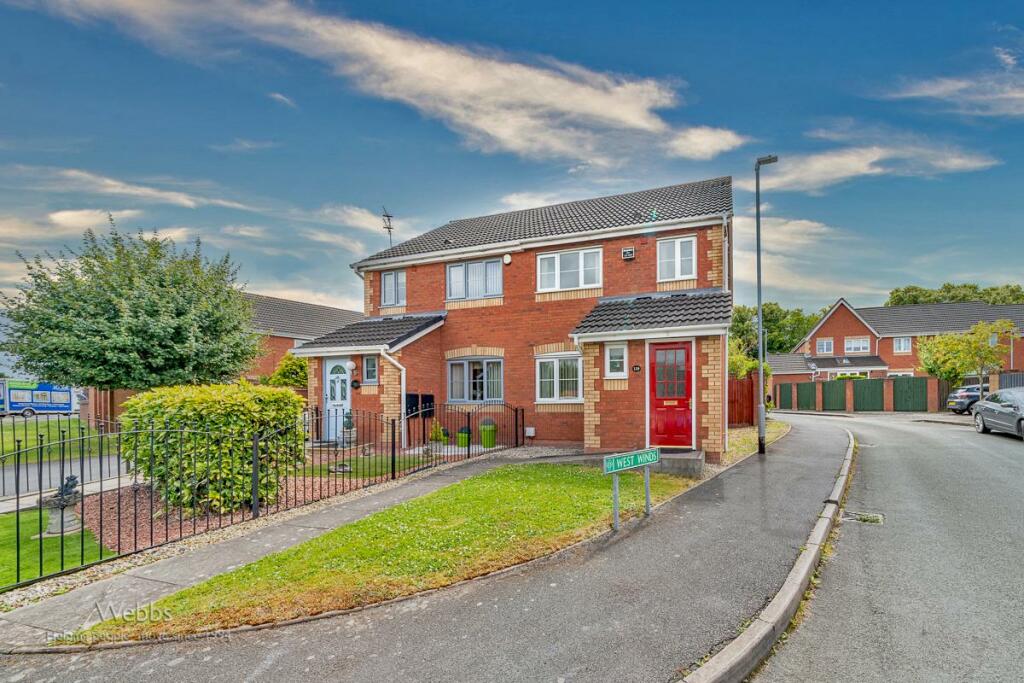 3 bedroom semidetached house for sale in Hilton Road, Featherstone, WV10