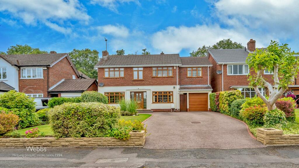 4 bedroom detached house for sale in Ferndell Close, Shoal Hill