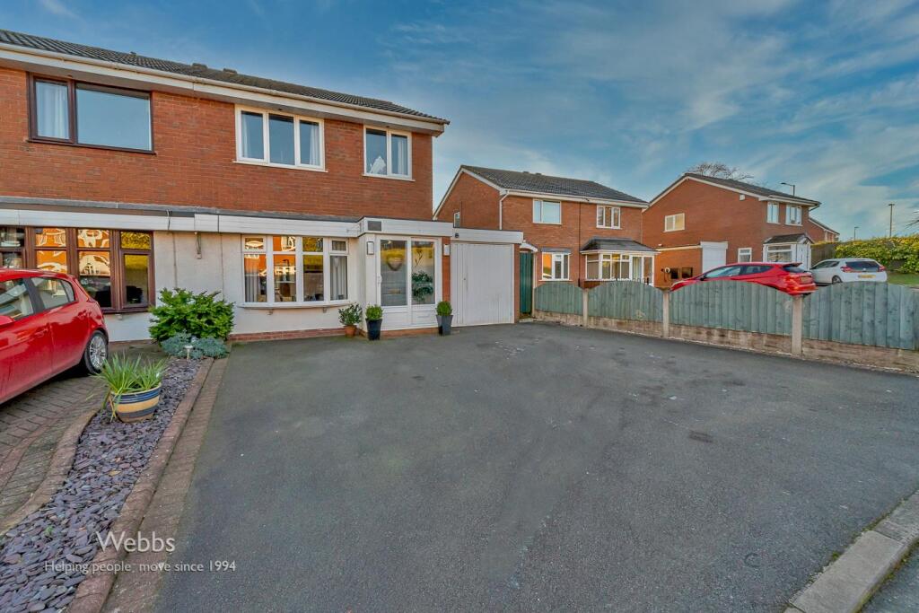 3 bedroom semi-detached house