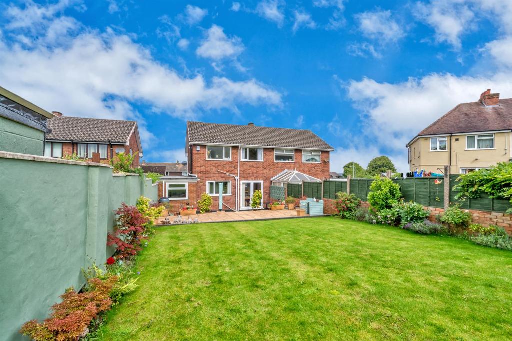 3 bedroom semidetached house for sale in Gorsey Lane, Great Wyrley