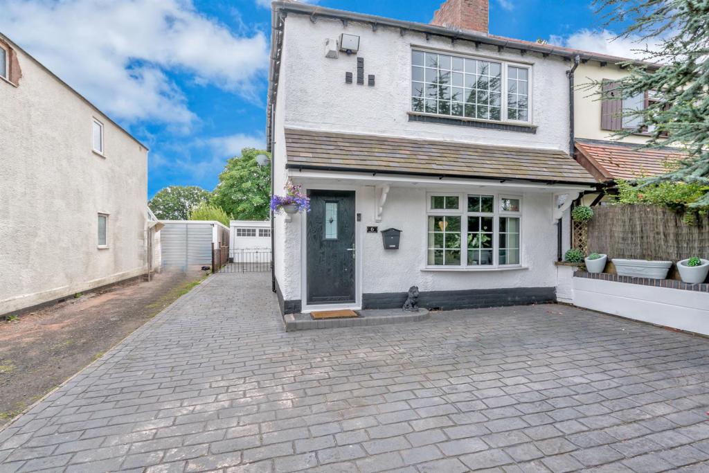 3 bedroom semidetached house for sale in Holly Lane, Great Wyrley