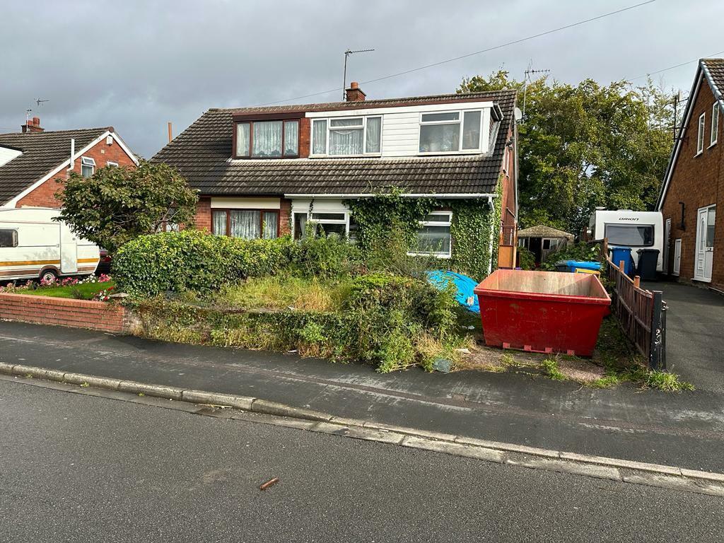 4 bedroom semidetached bungalow for sale in New Horse Road, Cheslyn