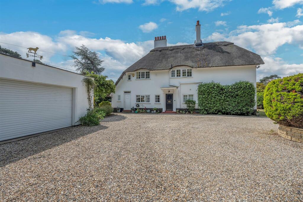 4 bedroom detached house for sale in Redcastle Road, Thetford, IP24