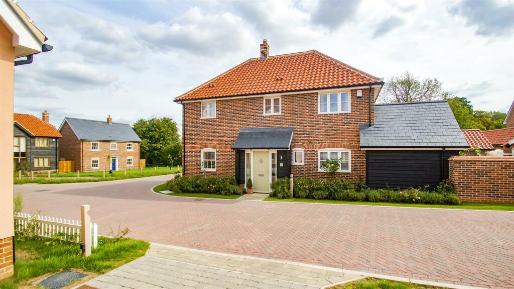 3 bedroom detached house for sale in The Meadows, Wickhambrook, CB8