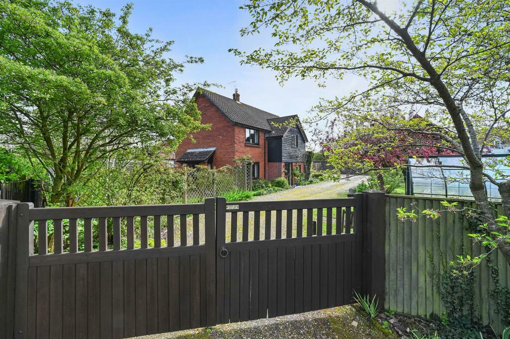 4 bedroom detached house for sale in Langham Road, Badwell Ash, IP31