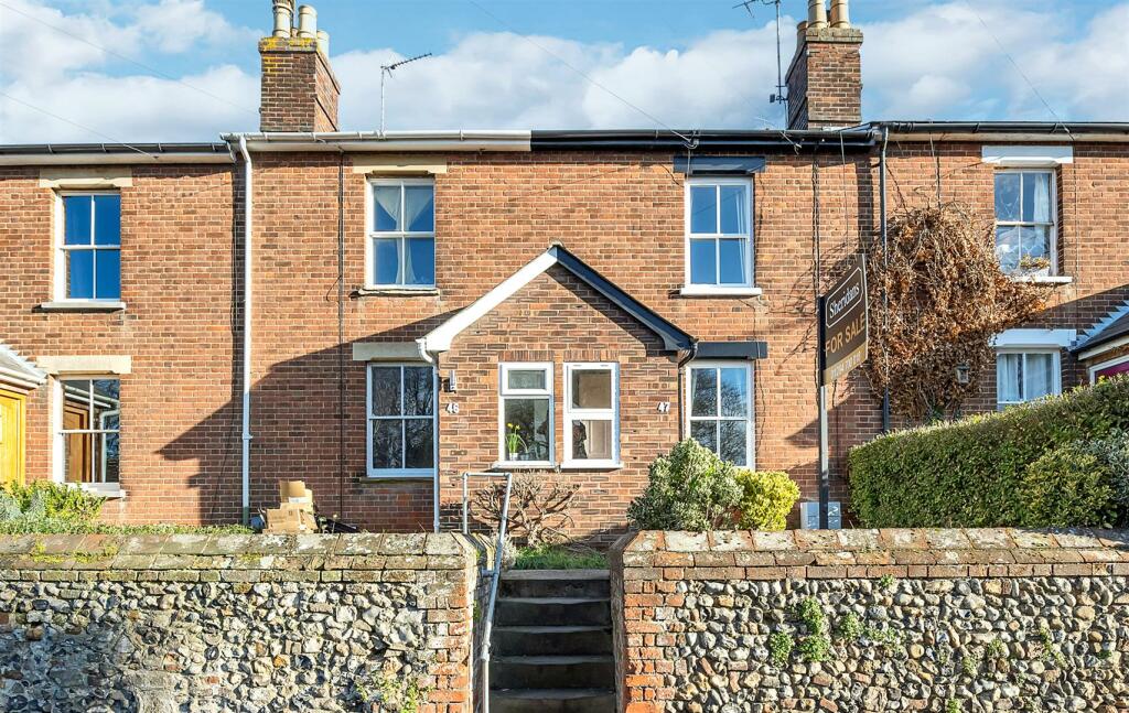 2 bedroom terraced house for sale in Southgate Street Bury St