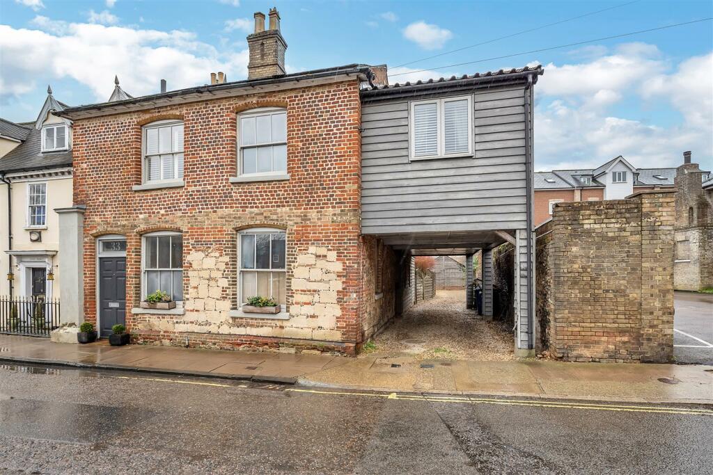 4 bedroom semi-detached house for sale in Southgate Street, Bury St. Edmunds, IP33