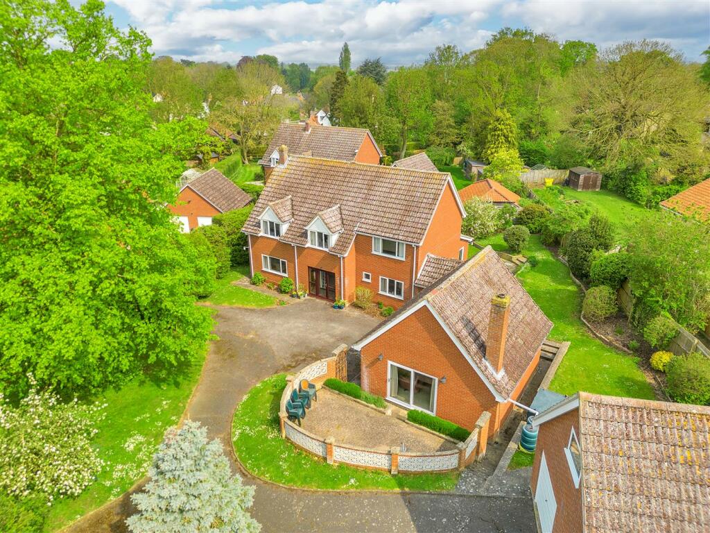 5 bedroom detached house for sale in South Street, Risby, IP28