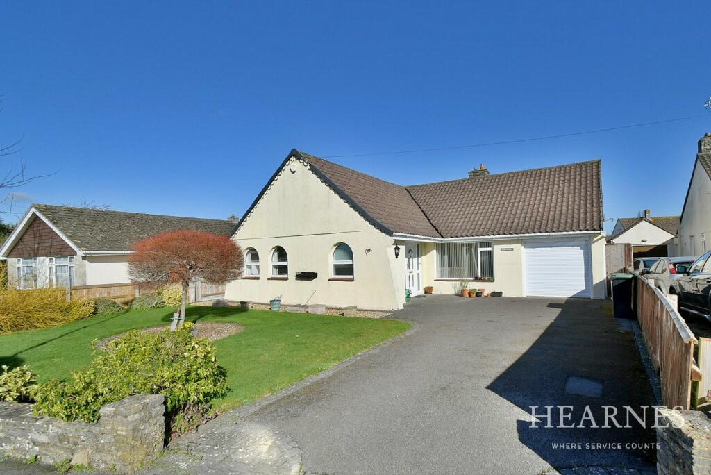 3 bedroom bungalow for sale in Stalbridge Drive, Ferndown, BH22