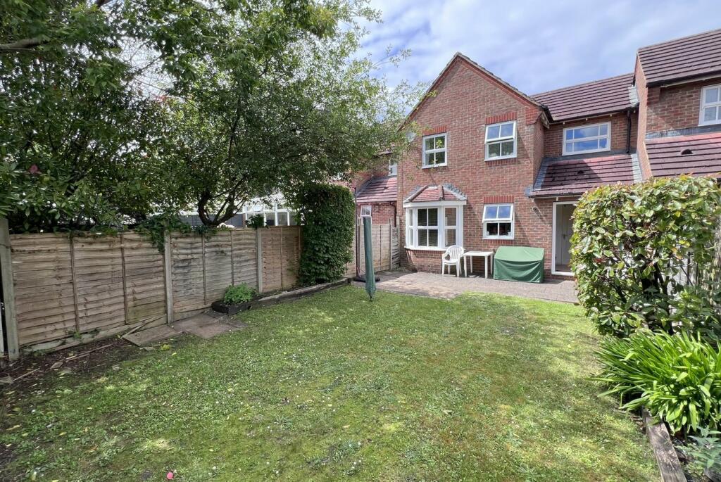 Additional property image - Everdene Close, Ferndown, BH22
