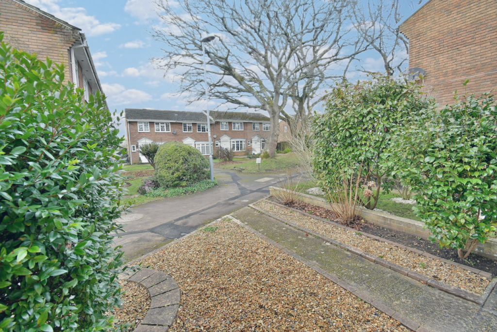 Additional property image - Warren Walk, Ferndown, BH22