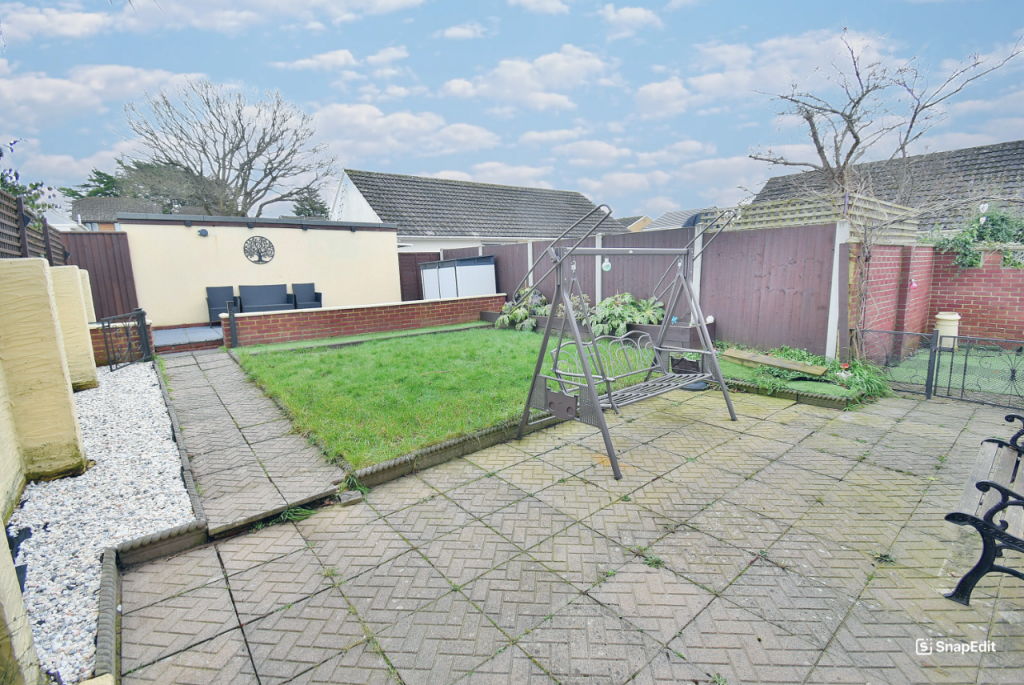 Additional property image - Warren Walk, Ferndown, BH22