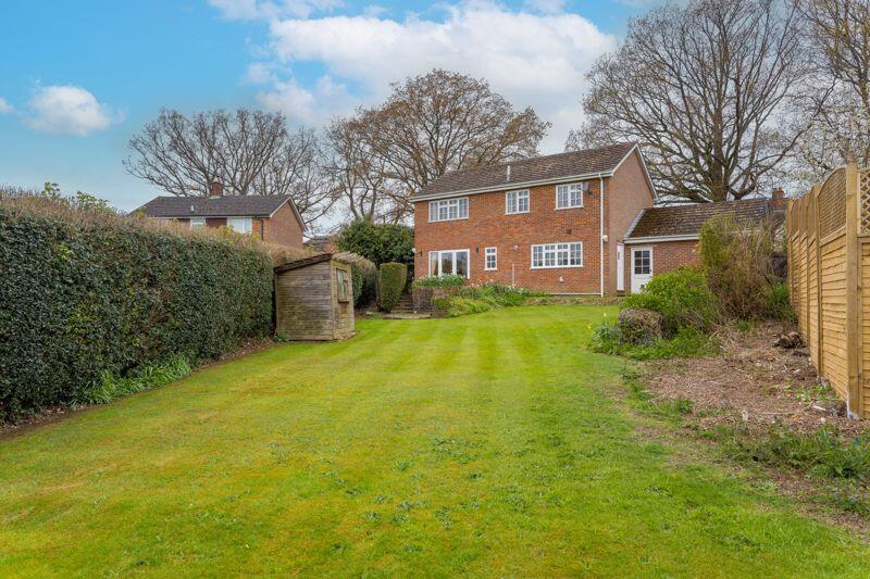 3 bedroom detached house for sale in Green Lane, Prestwood, HP16