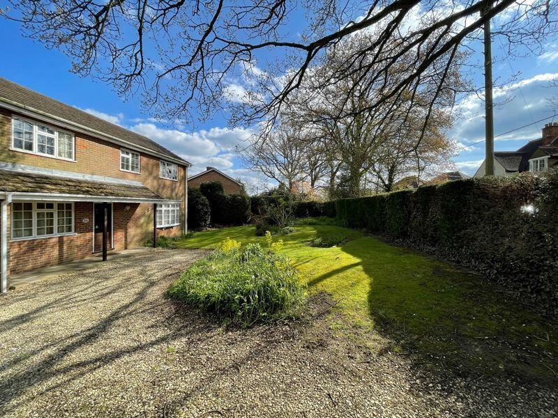 3 bedroom detached house for sale in Green Lane, Prestwood, HP16