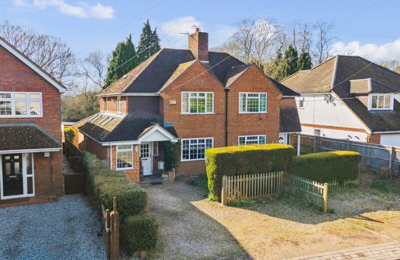 3 bedroom semidetached house for sale in Road, Prestwood HP16