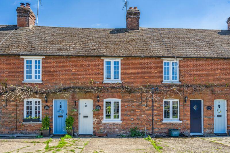 4 bedroom terraced house for sale in Kiln Road, Prestwood HP16