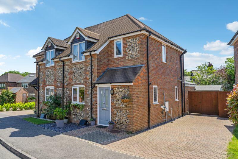 2 bedroom semidetached house for sale in Barley View, Prestwood HP16
