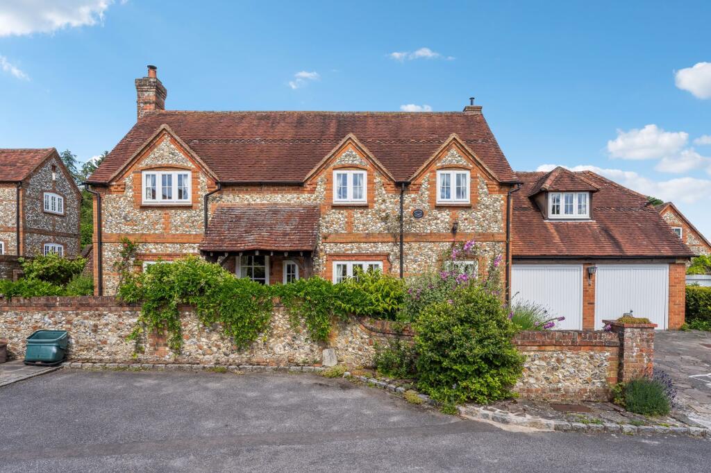 Main image of property: 2 Cottage Farm Way, Speen, HP27