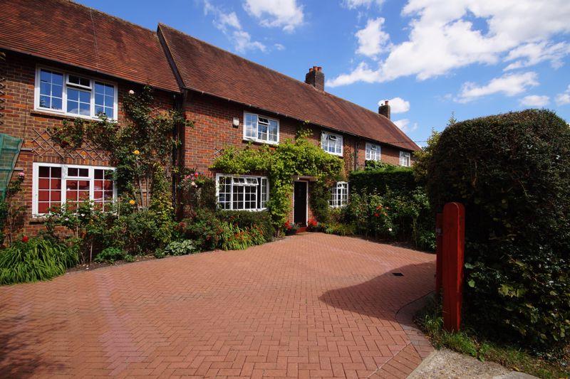 5 bedroom semidetached house for sale in Meadow Cottages, Little