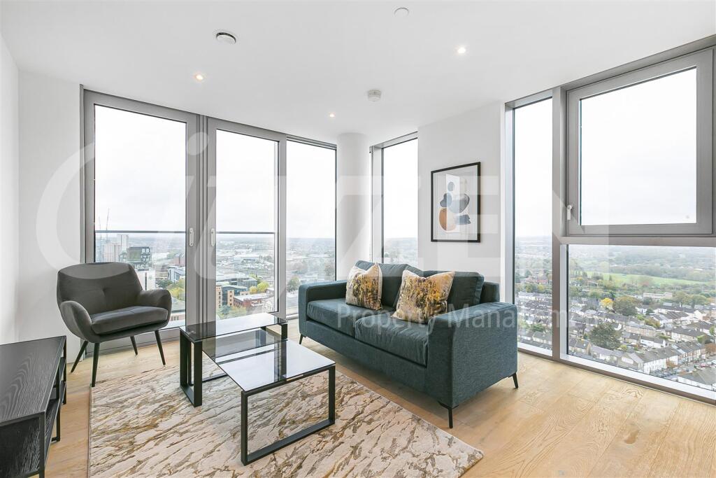 Main image of property: 37 Clarendon Road, Watford