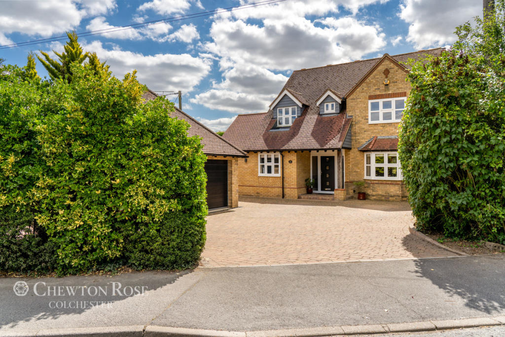 4 bedroom detached house for sale in Captains Wood Road, Great Totham, CM9