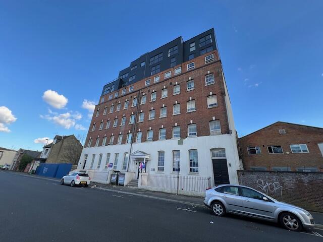 Main image of property: Atlantic Mansions, Albert Road South, Southampton, SO14