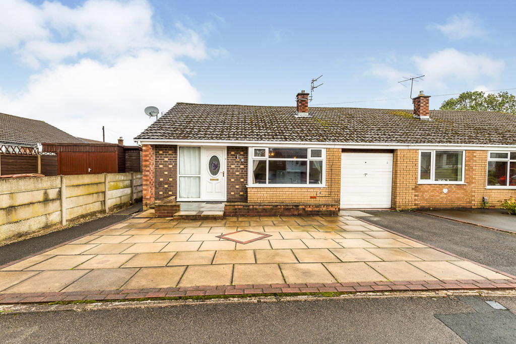 3 bedroom bungalow for sale in Withy Trees Avenue, Bamber Bridge