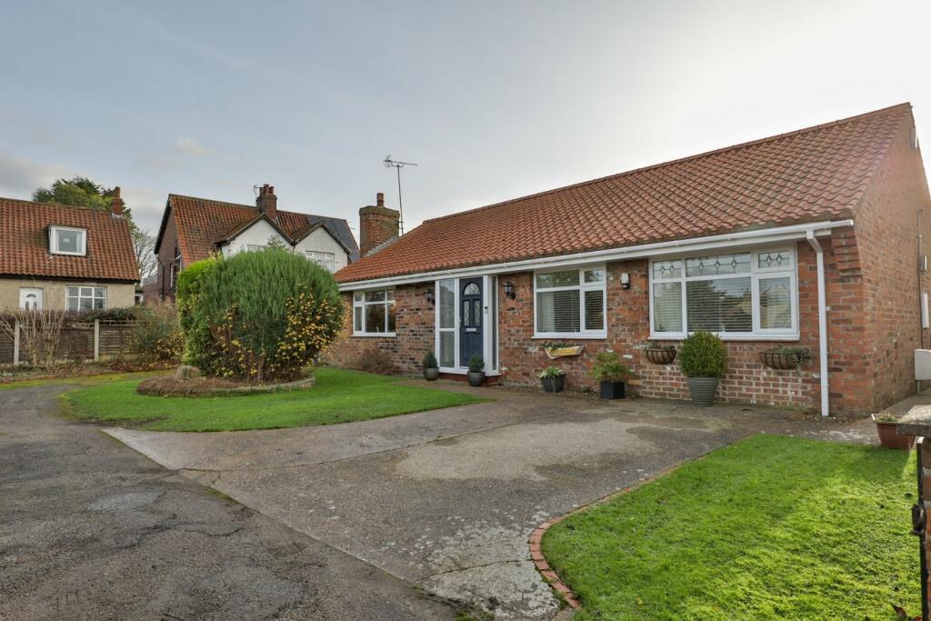 3 bedroom bungalow for sale in Church Lane, Flamborough, Bridlington ...